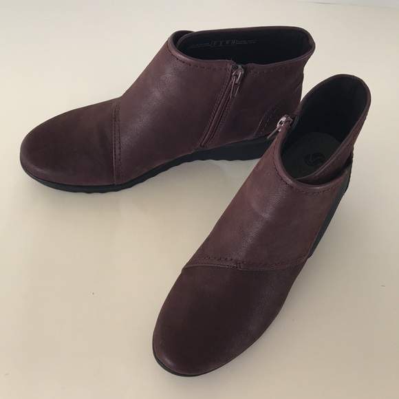 Cloudsteppers by Clarks suede booties size 8M - Picture 1 of 12